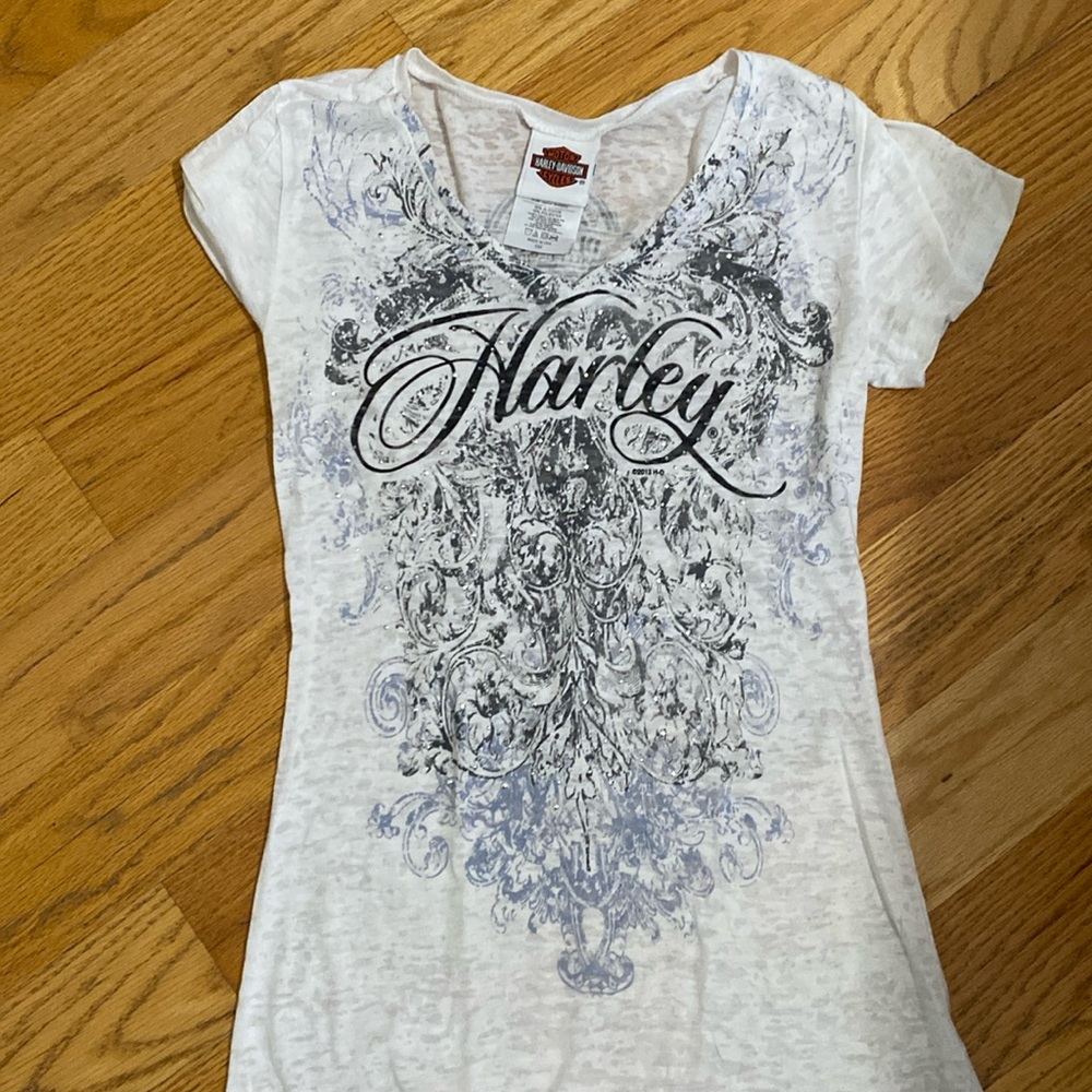 Woman’s short sleeve shirt Harley Davidson size SM with front bling